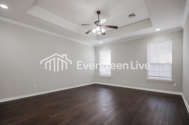 Building Photo - 50 Sunderland Dr