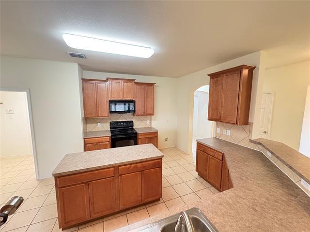 Building Photo - 1010 Utopia Ln