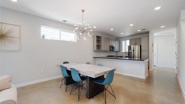 Building Photo - 3108 Aldwyche Dr