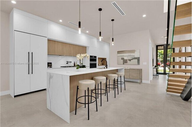 Building Photo - 921 NE 17th Terrace