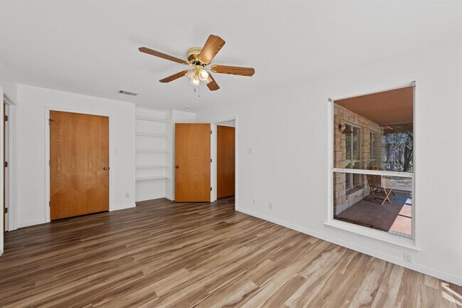 Building Photo - 4207 Deer Trail
