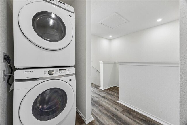 Building Photo - 230 Debus Dr