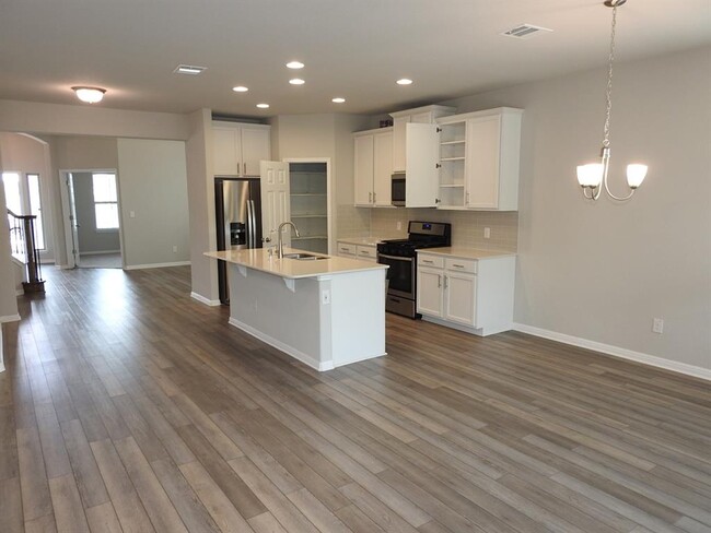 Building Photo - 108 Hauser Dr