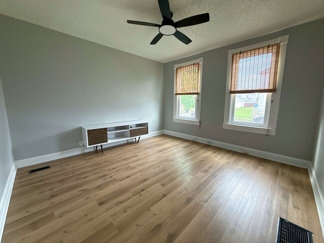 Building Photo - New Rehabbed 3BR Home Near German Village with Spacious Fenced In Yard