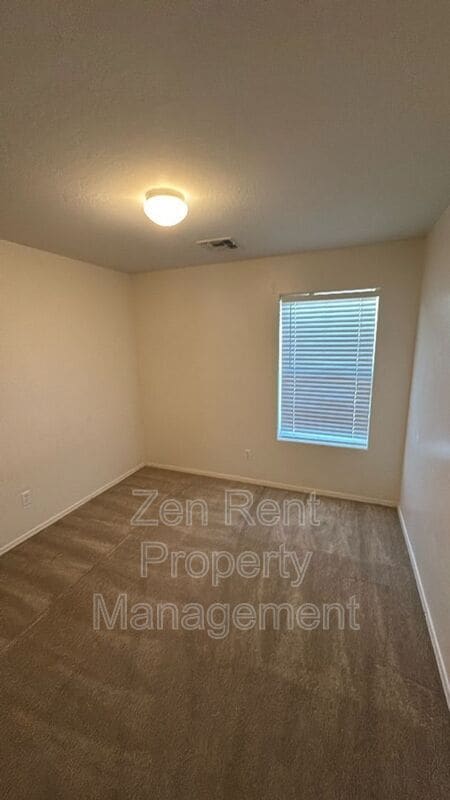 Building Photo - 33024 N Madison Way Dr