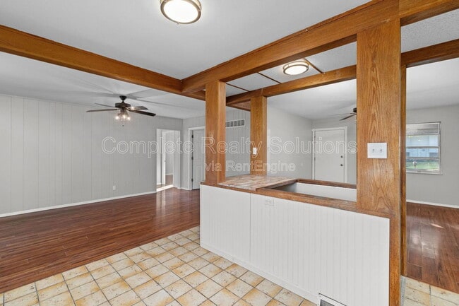 Building Photo - 10768 Runningbrook Dr