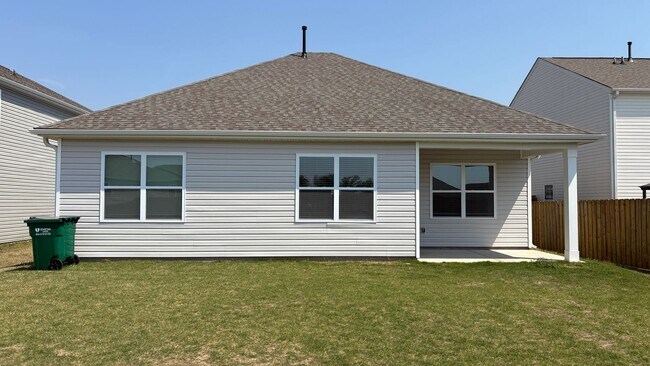 Building Photo - Beautiful 3/2 In Amenity Filled Neighborhood!