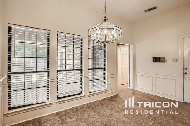 Building Photo - 830 Mill Creek Cir