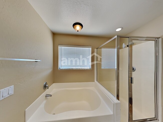 Building Photo - 19395 E Carriage Way