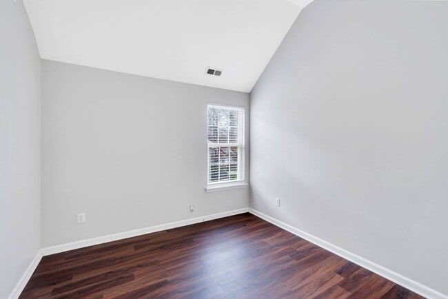 Building Photo - 5508 Kiev Dr