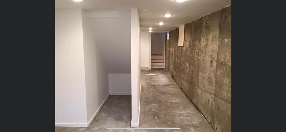 Building Photo - 4002 SE 33rd Plz