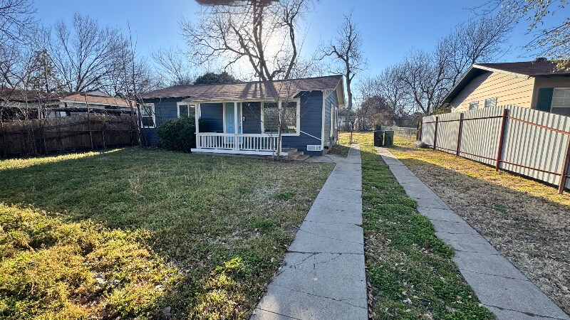 Building Photo - 716 Gardiner St