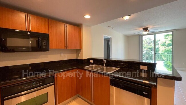 Building Photo - 610 Clematis St