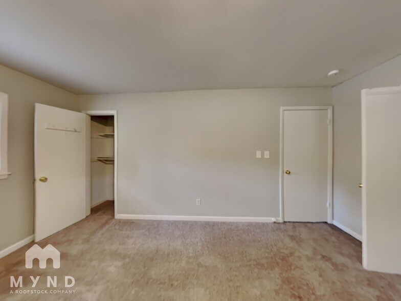 Building Photo - 2102 Red Berry Ln SW