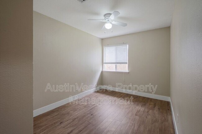Building Photo - 8900 Pocono Cove