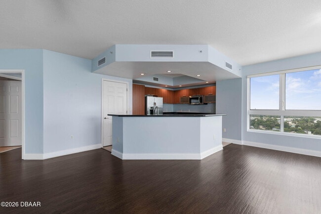 Building Photo - 241 Riverside Dr