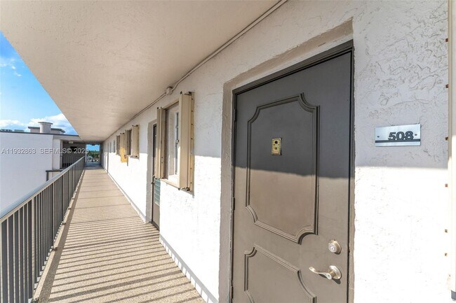 Building Photo - 14180 SW 84th St