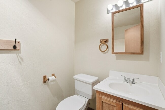 Building Photo - 13221 E 31st Ct