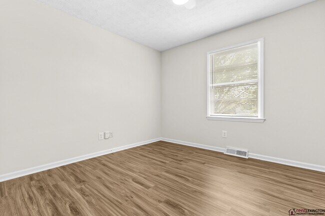 Building Photo - 3330 Tisdale Dr