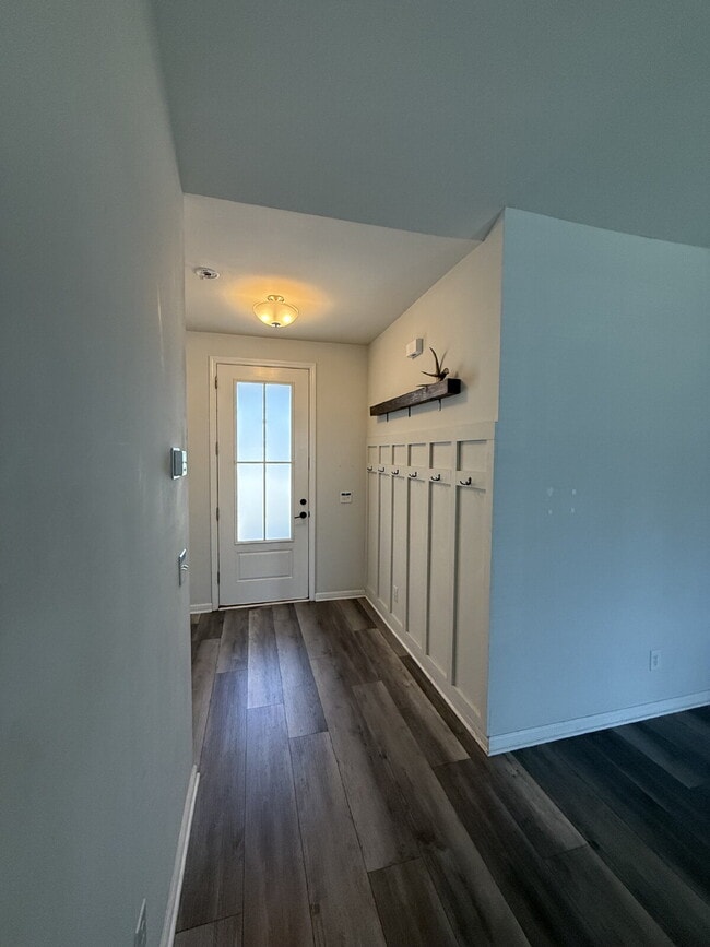 Building Photo - "Charming 3-Bedroom Beaufort Retreat in Picket Fences!!"