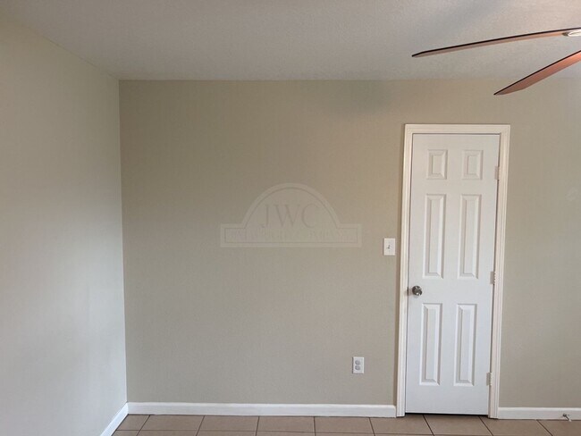 Building Photo - 3504 Warfield Dr