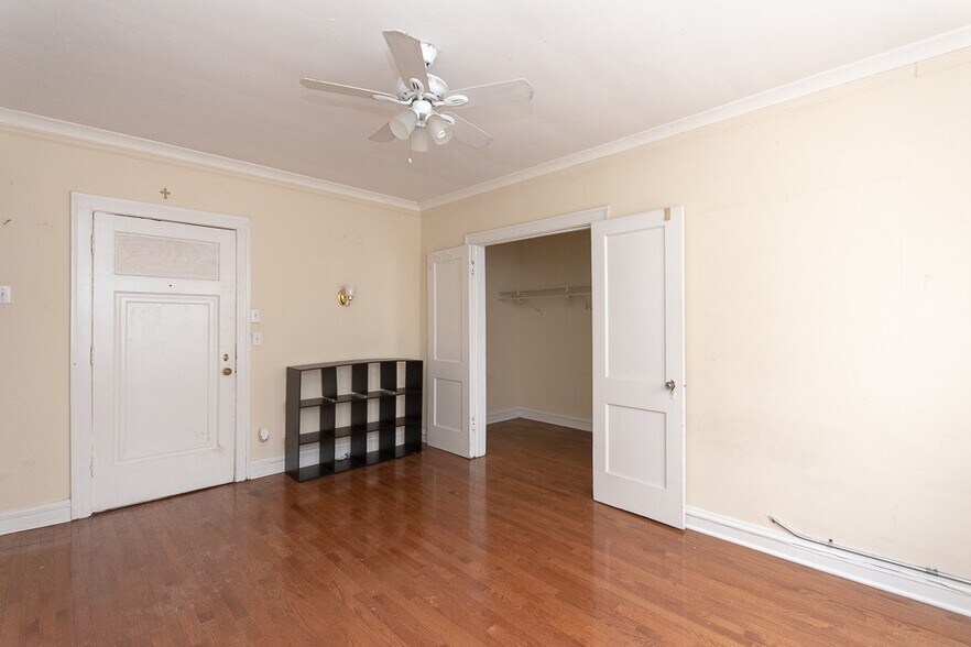 Building Photo - 4552 N Damen Ave