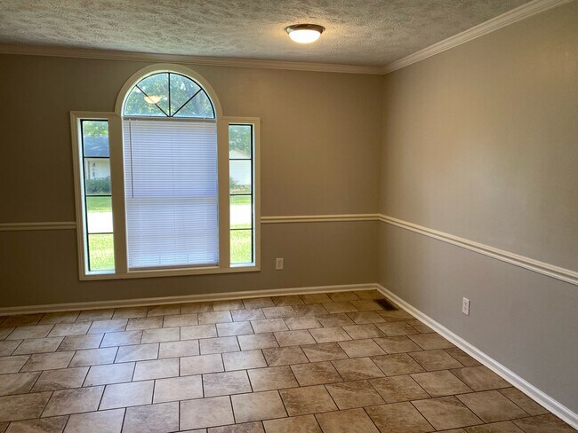 Building Photo - 55 Clement Dr