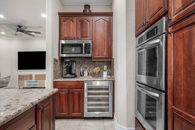Building Photo - 3446 Princeton Dr