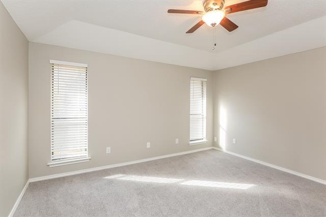 Building Photo - 521 Anglebluff Dr