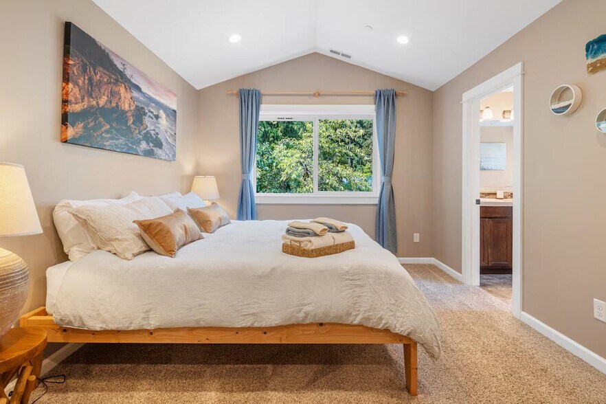 Building Photo - 2847 NE 178th St