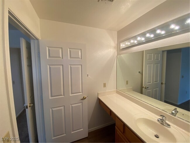 Building Photo - 9612 Buckhorn Dr