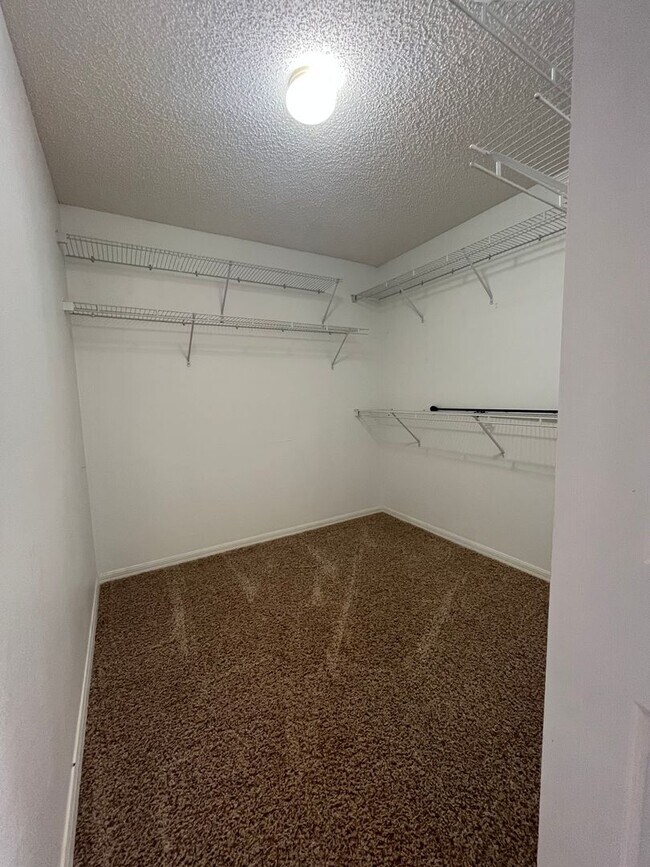 Building Photo - Beautiful Fenced in Yard on a cul-de-sac!!!