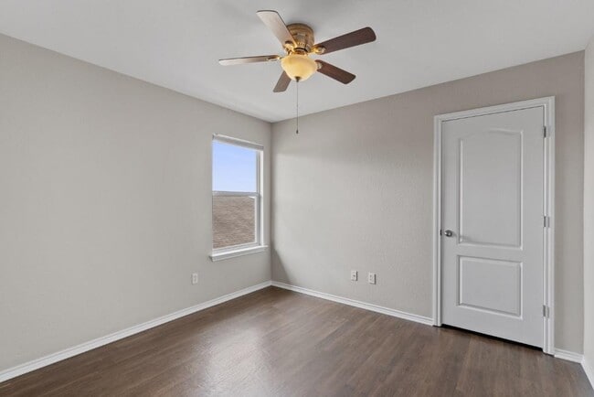 Building Photo - 3417 Savage Springs Dr