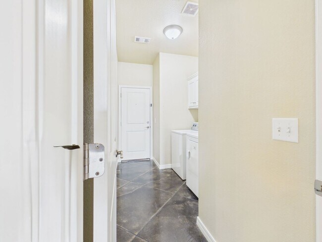 Building Photo - 9303 Kori Dr