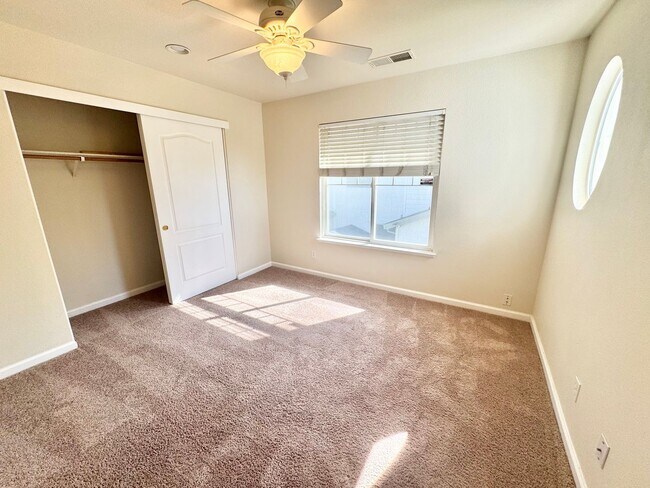 Building Photo - Beautiful 5 bed 3 bath Home in Wildhorse