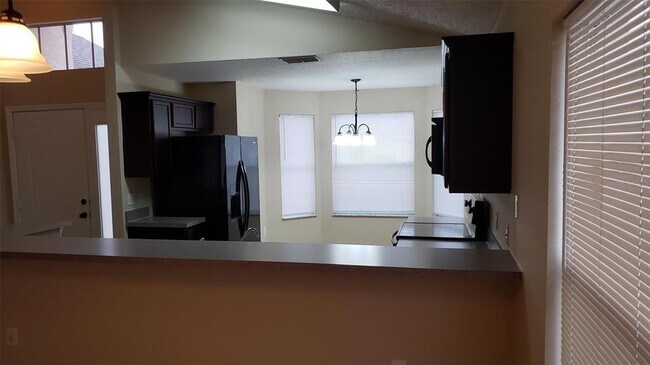 Building Photo - 636 Majesty Dr