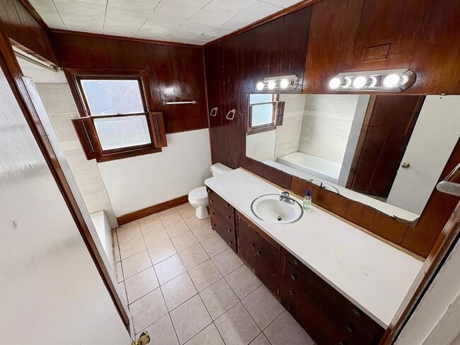 Building Photo - 1836 Rivercrest St