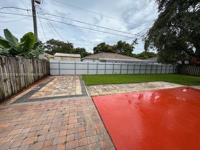 Building Photo - 21733 Ingraham Ave Rd