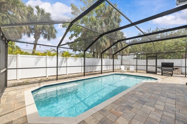 Building Photo - 7318 S Kissimmee St