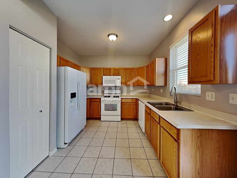 Building Photo - 2364 Chesapeake Bay