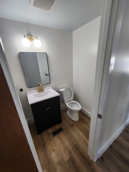 Building Photo - 231 N John St