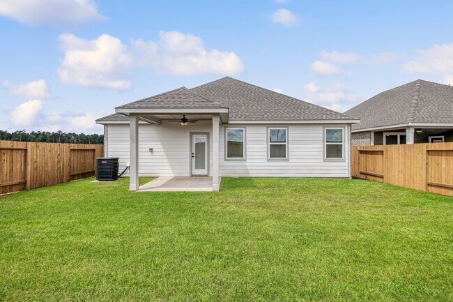 Building Photo - 15683 Honey Cv Dr