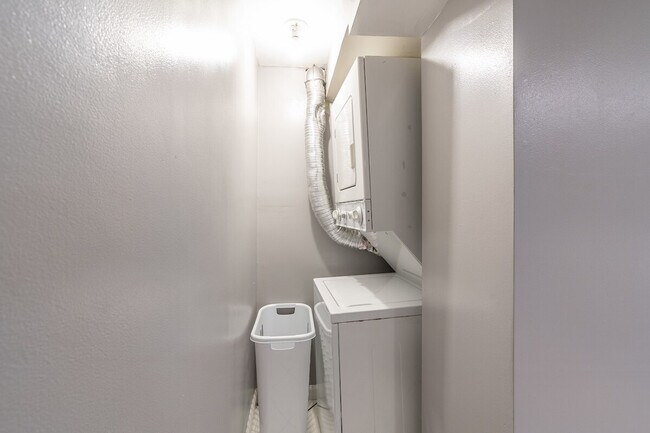 Building Photo - 2122 18th St NW