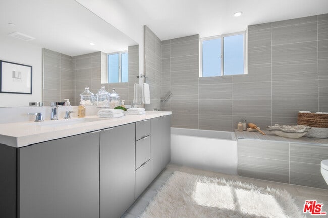 Building Photo - 1226 S Bedford St