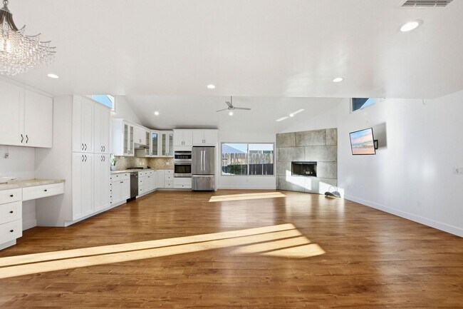 Building Photo - Fully Renovated Home in University City!