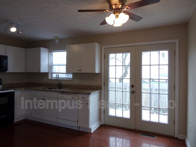 Building Photo - 7839 Meadowhaven Blvd