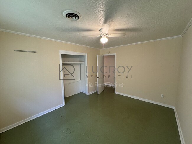 Building Photo - 577 Dryden Ave