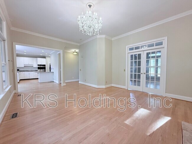 Building Photo - 213 Glen Abbey Dr