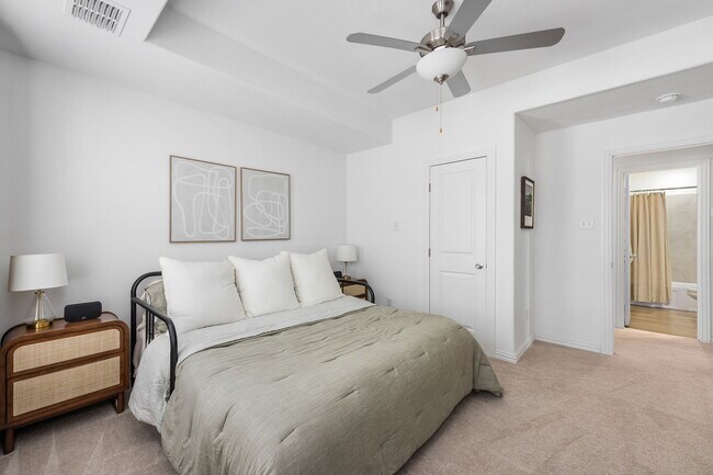 Building Photo - 10016 Thornapple Rd