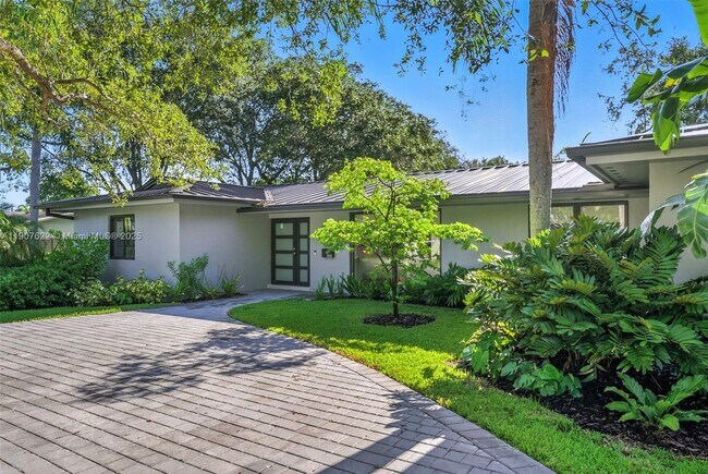 Building Photo - 15121 SW 69th Ct